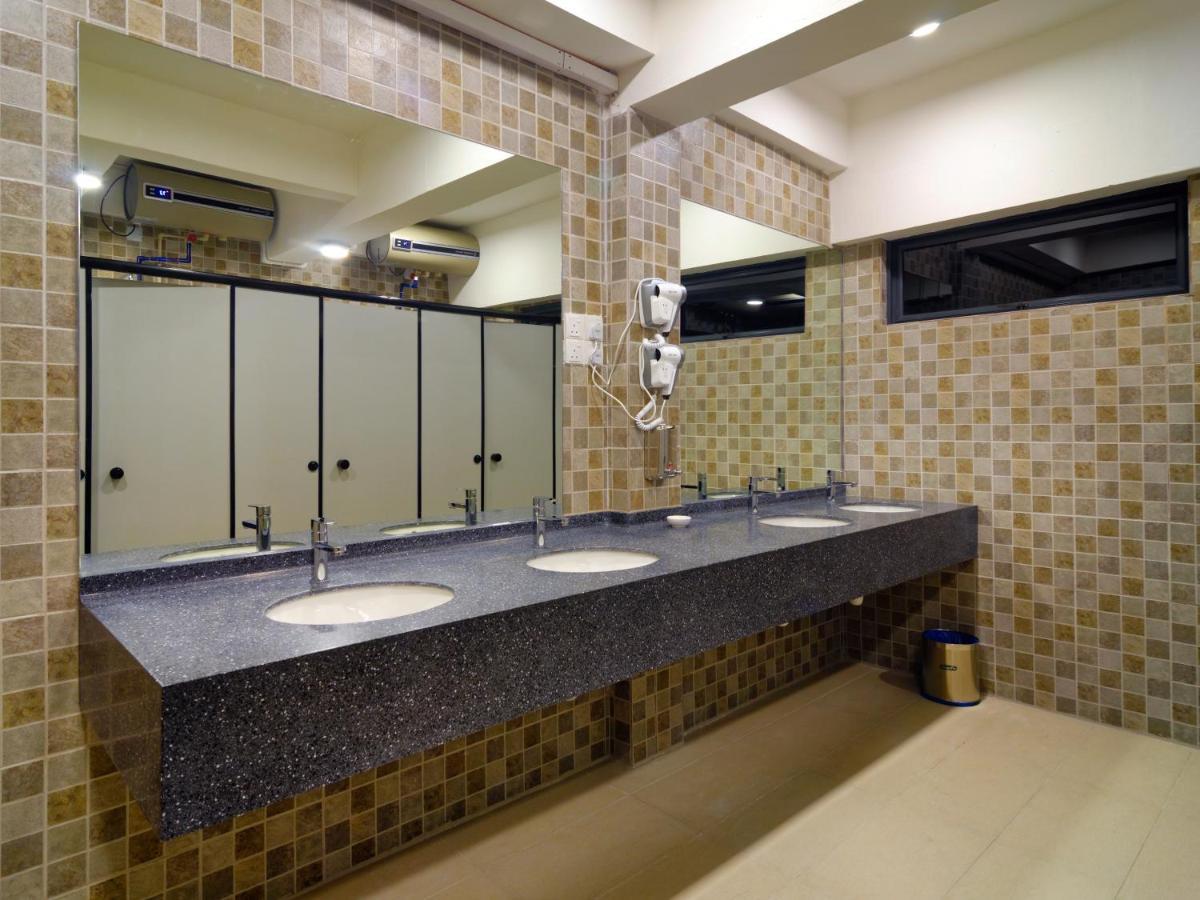 Bulatan Hostel Tanjong Aru Экстерьер фото
